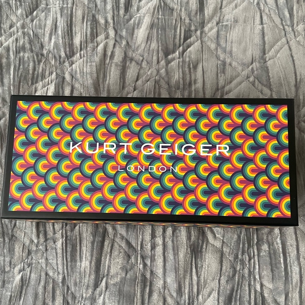 🌈 Kurt Geiger shoe box
